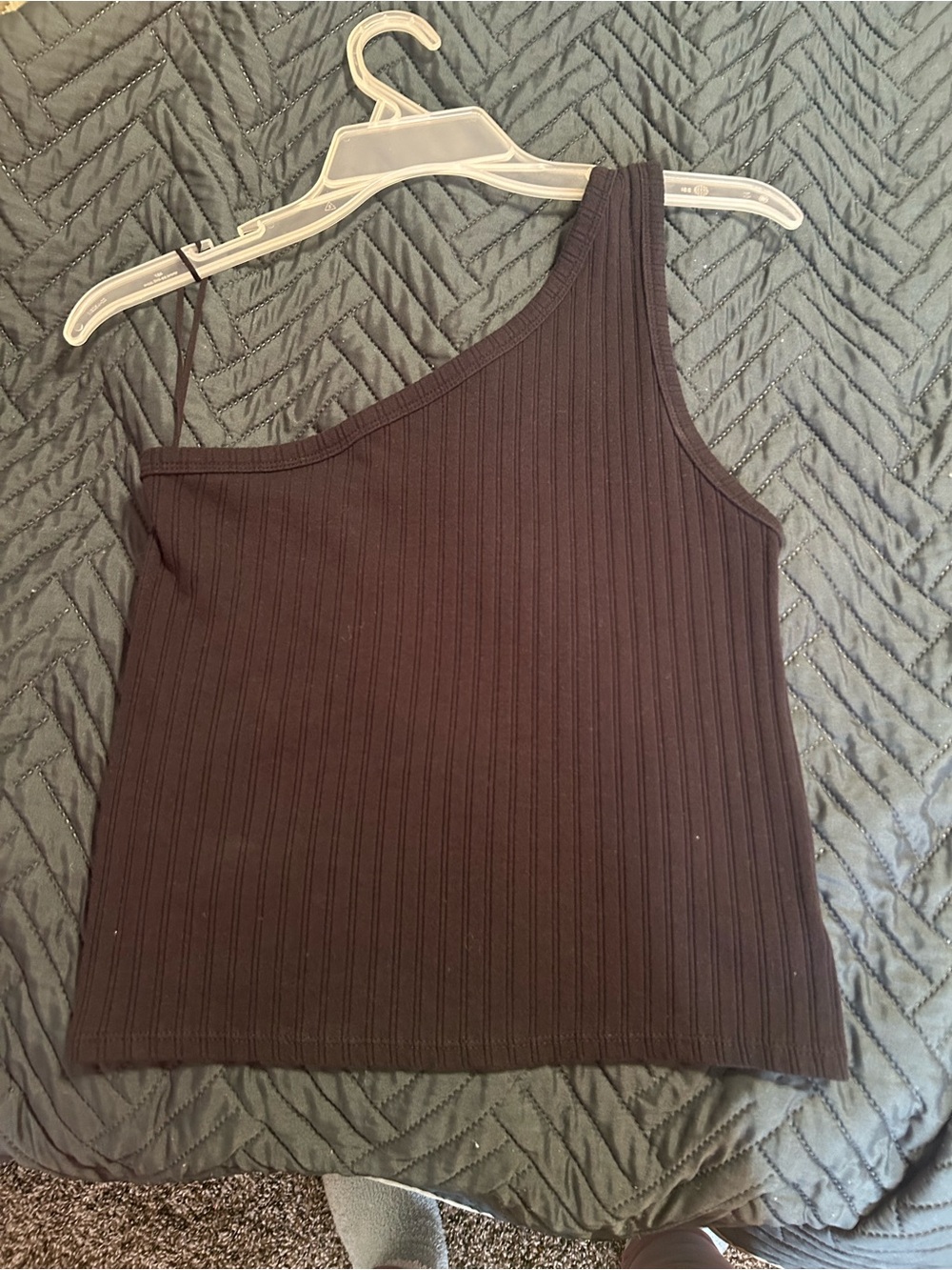 American Eagle Outfitters Black One-Shoulder Ribbed Tank